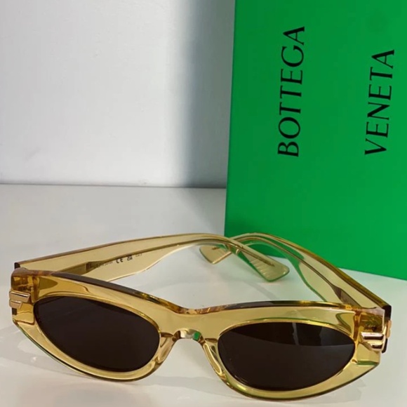 Bottega Veneta Oval Crystal Sunglasses - Picture 4 of 9